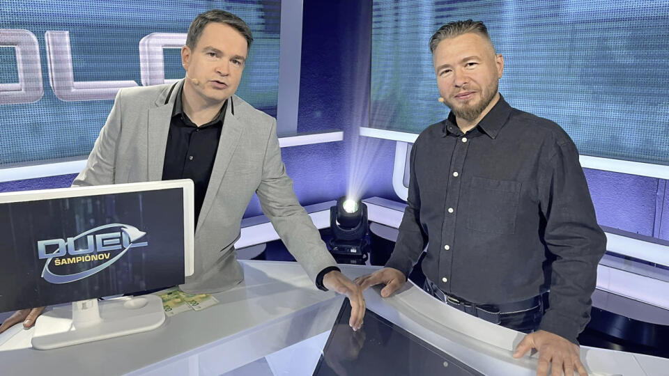 Priatelia talianskej opery. Na Liptov chodí tím z Oravy, občas ho posilní lovec Slavo Hlásny (vpravo).