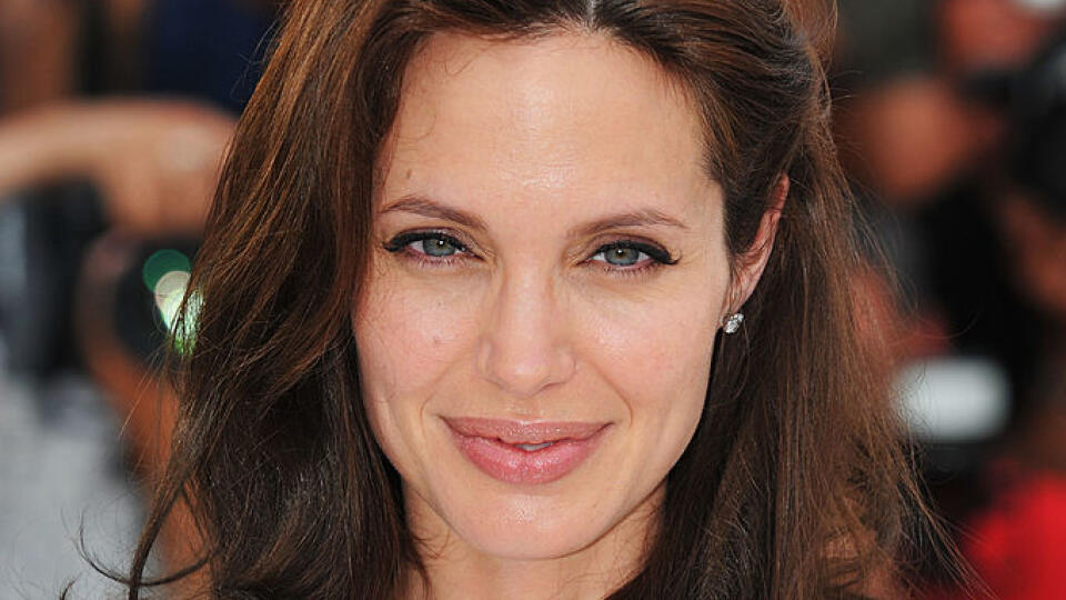 Angelina Jolie v roku 2008, keď čakala svoje dvojičky Vivienne Marcheline a Knoxa Leona.