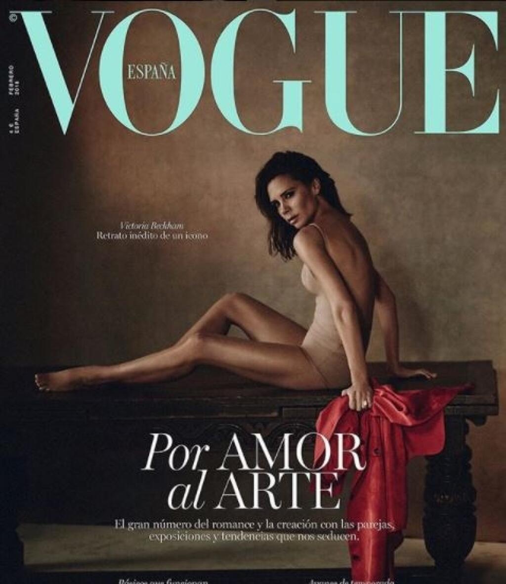 Victoria Beckham na obálke časopisu Vogue pôsobí, ako keby pózovala nahá.