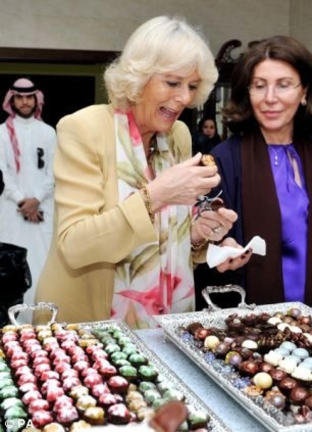 Camilla a sladká ochutnávka v Saudskej Arábii.