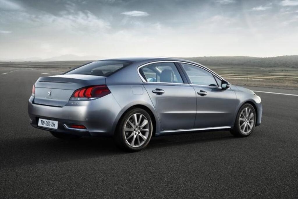 TREND test Peugeot 508 GT 2,2 HDI vs. VW Passat 2,0 TDI Highline