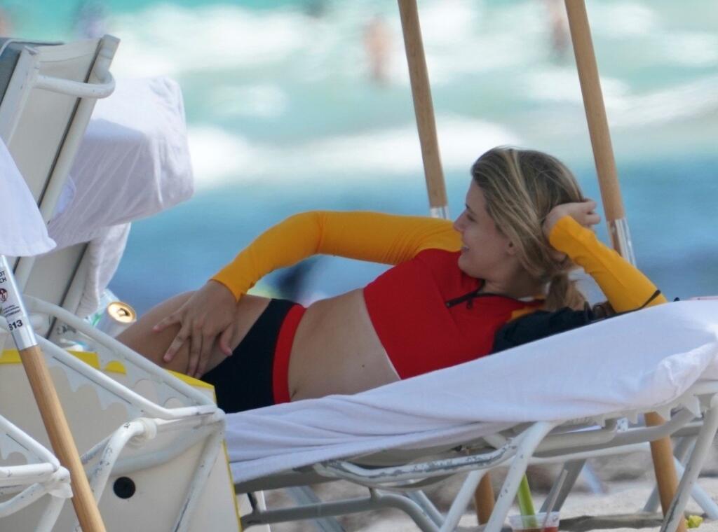 Eugenie Bouchardová zaujala aj takouto zvodnou pózou na ležadle.