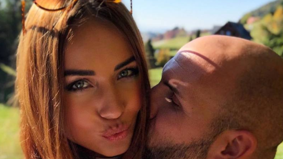 Láske odzvonilo! Známemu slovenskému futbalistovi Róbertovi Vittekovi (37) nevyšiel ďalší vzťah. Na sociálnej sieti o tom informovala niekdajšia misska Martina Grešová (32), s ktorou športovec randil približne pol roka.