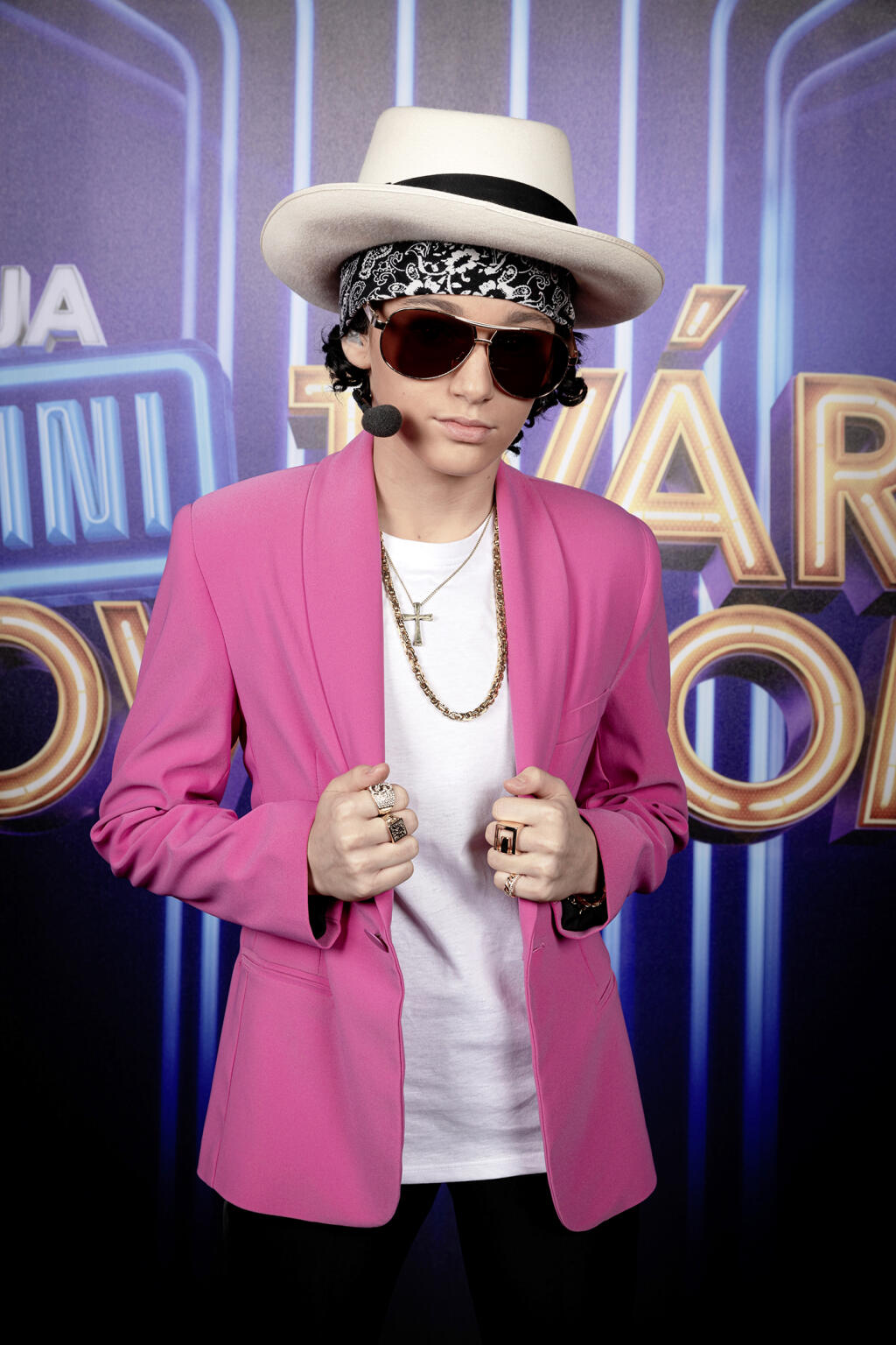 Vanessa Ostrochovská
vs Viktor Vincze –
Uptown Funk (Bruno Mars)
