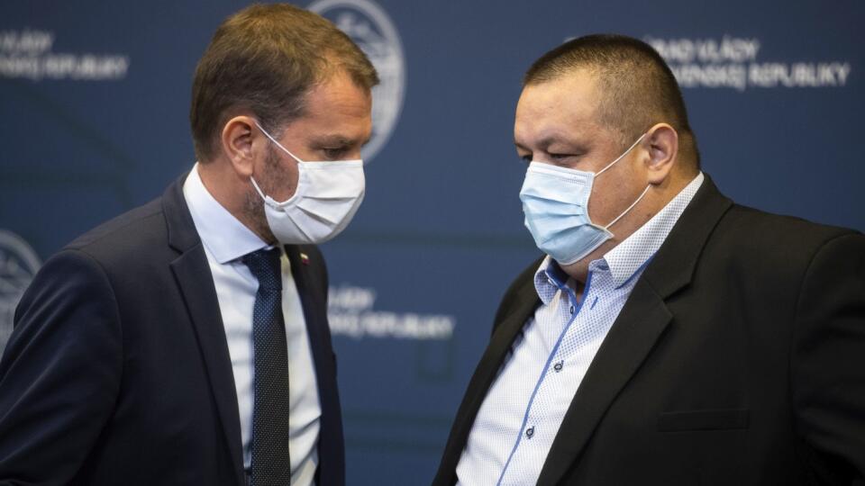 Premiér Igor Matovič a hlavný hygienik Ján Mikas.