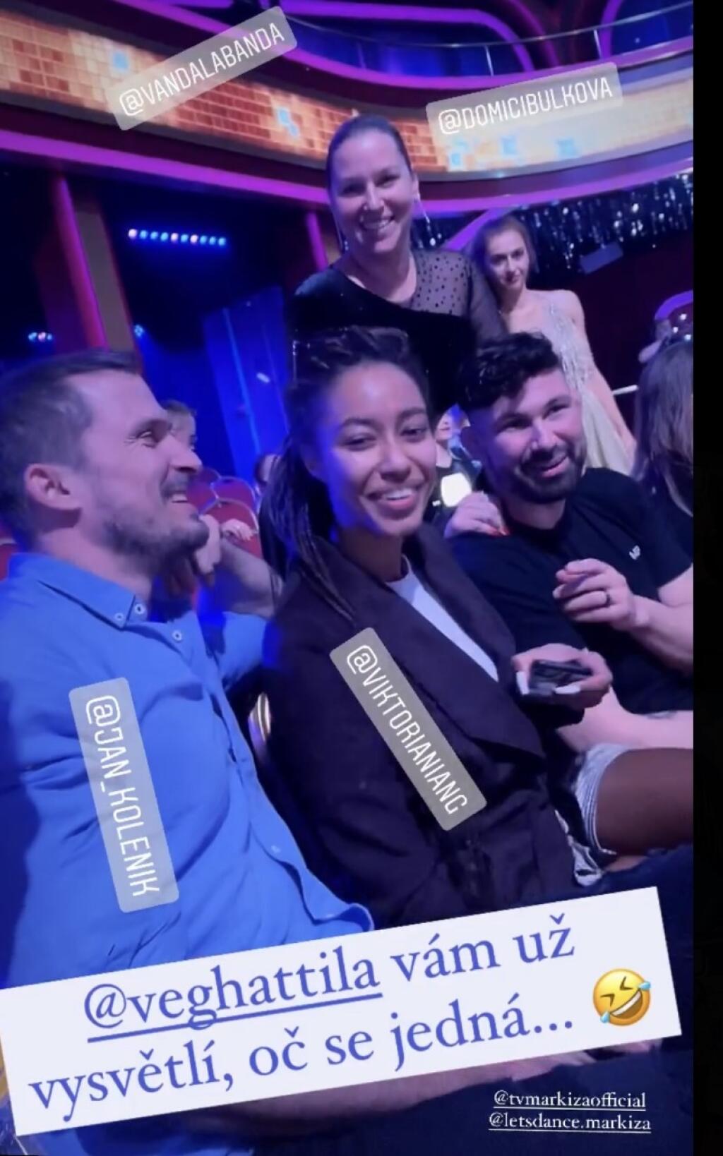 V zákulisí pred štartom šou panovala veľká pohoda.