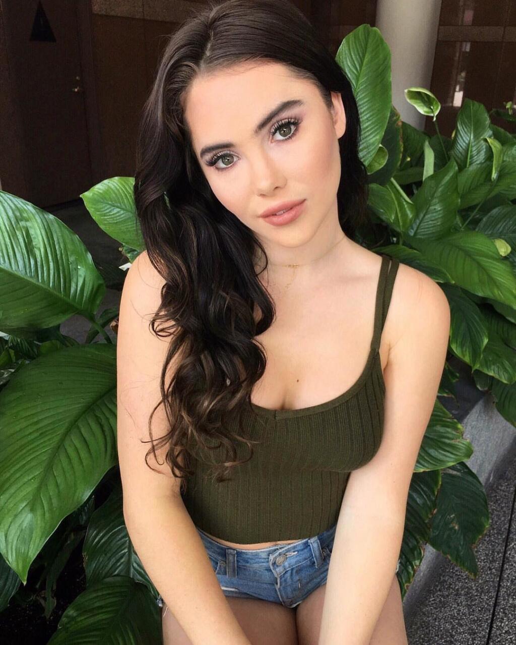 Sexi McKayla Maroney sa opäť vyz'vyvo prezentuje na sociálnych sieťach.
