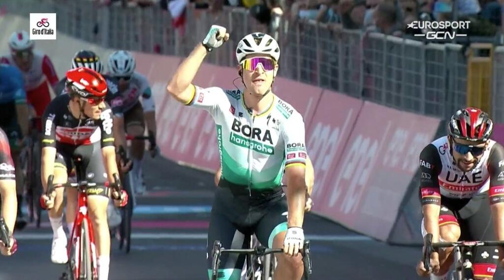Peter Sagan zvíťazil v desiatej etape na Giro d'Italia.