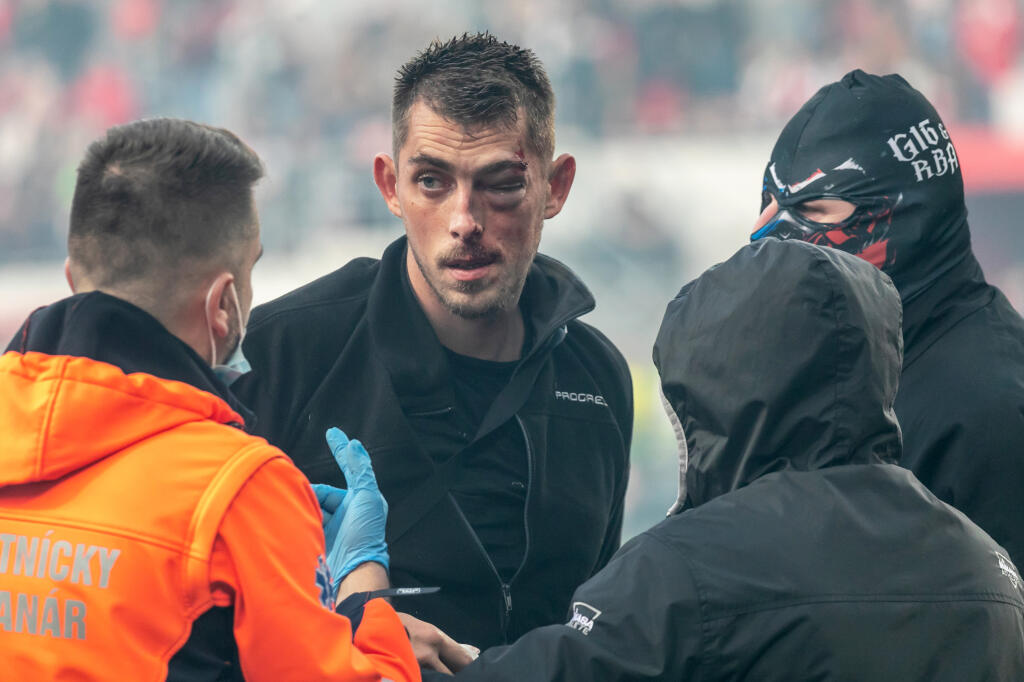 Doposiaľ nestotožnila viacero aktérov nechutného incidentu a tak požiadala o pomoc.