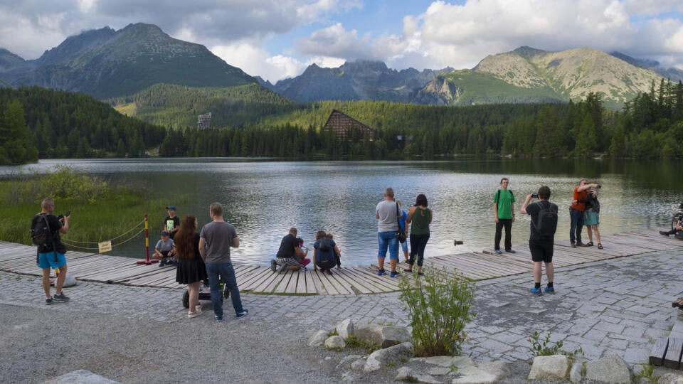 Ochranári pripomínajú, že tatranské plesá a potoky sú citlivým ekosystémom, ale aj domovom mnohých drobných živočíšnych druhov, jedinečných glaciálnych reliktov alebo endemitov obývajúcich len určité lokality