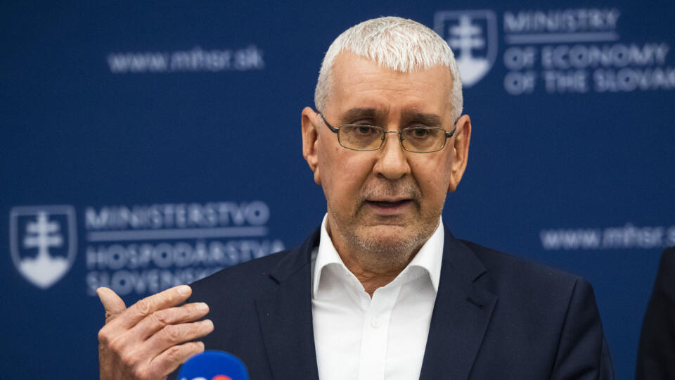 Na snímke štátny tajomník Ministerstva hospodárstva (MH) SR a podpredseda Rady vlády SR pre konkurencieschopnosť Ján Oravec na tlačovej konferencii počas rokovania Rady vlády SR pre konkurencieschopnosť v Bratislave 17. marca 2022. FOTO TASR - Jaroslav Novák