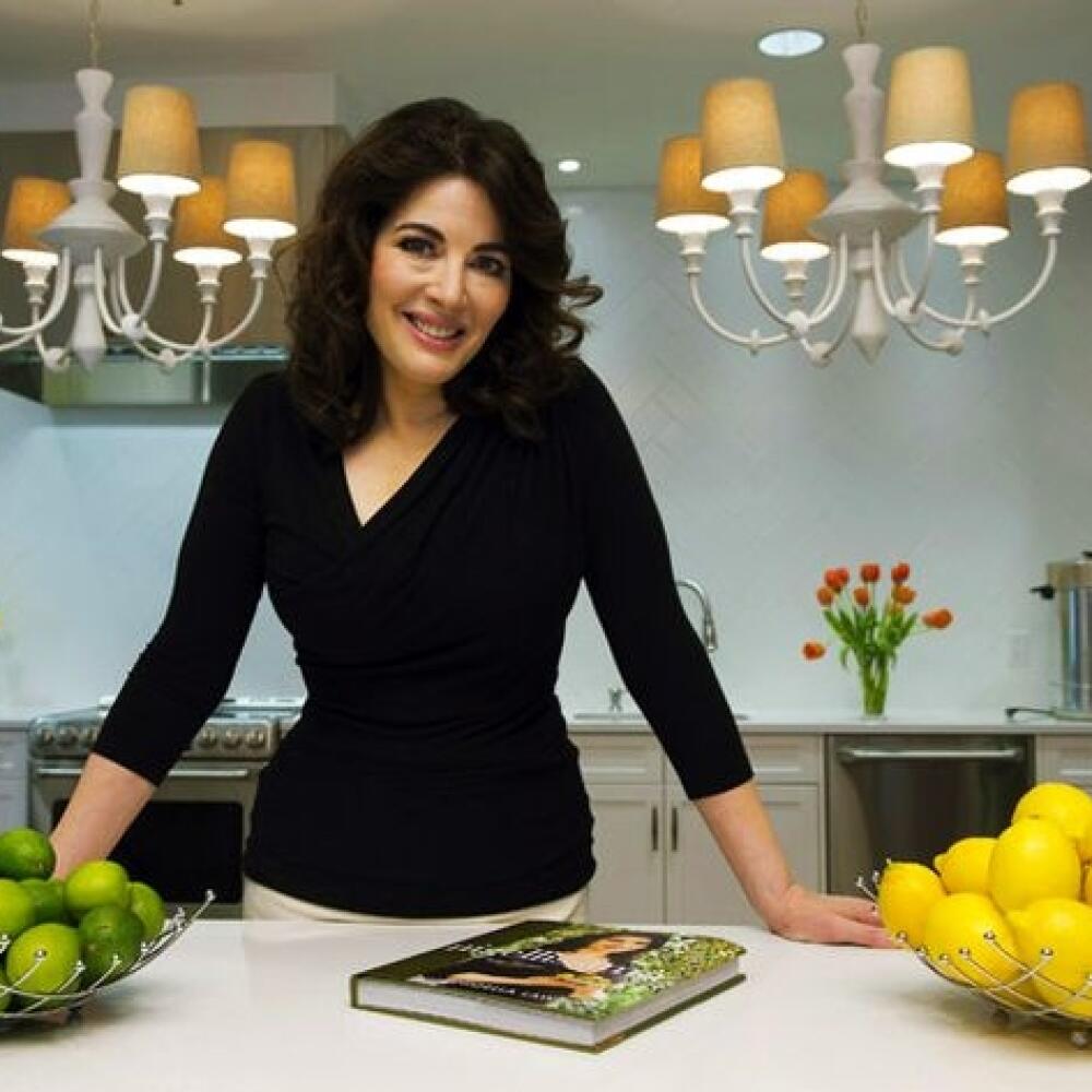 Recept na syllabub ponúka vo svojej kuchárskej knihe aj Nigella.