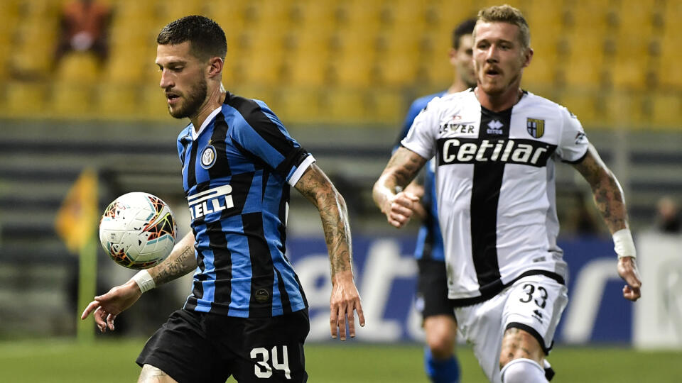 Juraj Kucka (vpravo) zápas proti Interu nedohral.