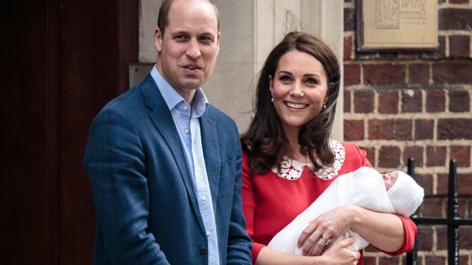 Vojvodkyňa Kate a princ William pred 4 rokmi so svojím novonarodeným synčekom Louisom