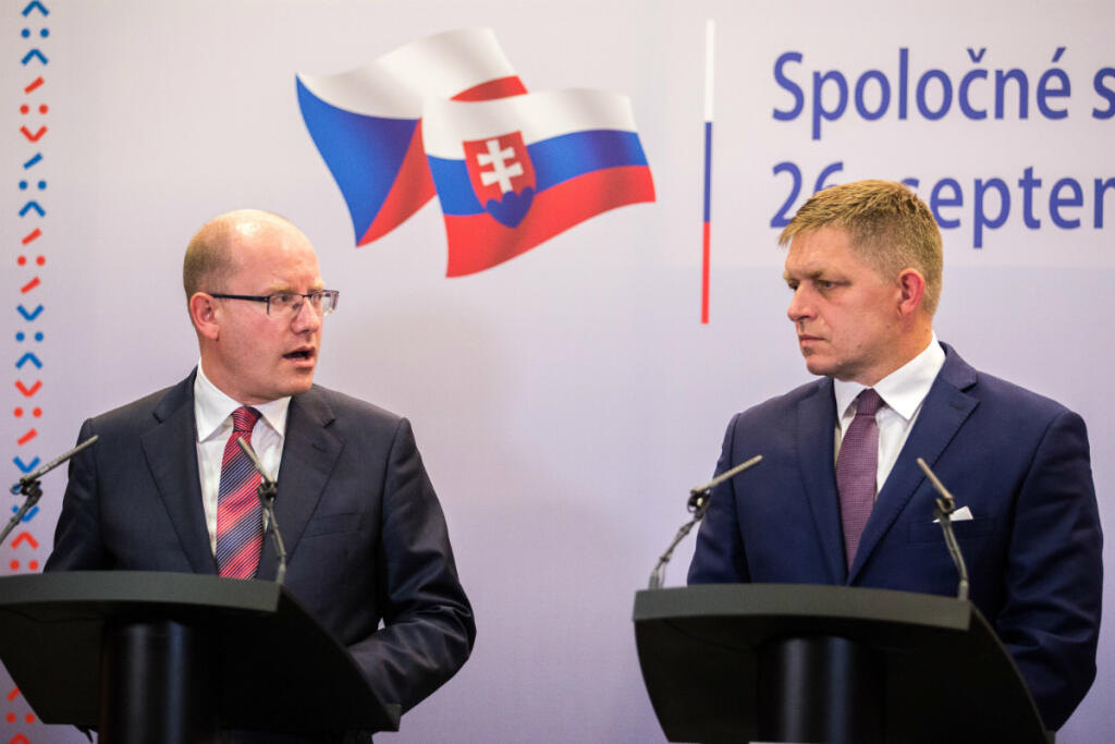 V O 5 minút 12 bude hosťom český premiér, spolu s Ficom