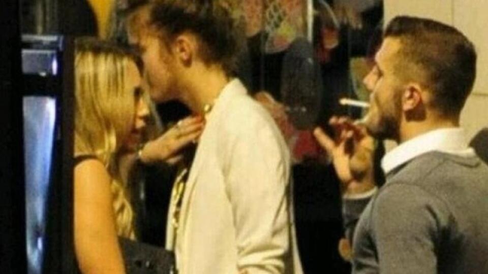 Opora Arsenalu Jack Wilshere s cigaretou. Po tom, ako bol s ňou prichytený vyhlásil, že bola jeho poslednou v živote.