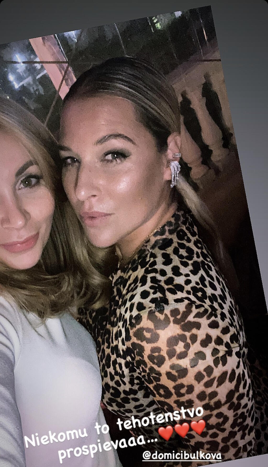 Čoskoro dvojnásobná matka to napriek tehotenstvu rozbalila vo veľkom štýle. Nebolo to však vidieť ešte tak výrazne, ako cez víkend v Bratislave na Fashion LIVE! 2022.