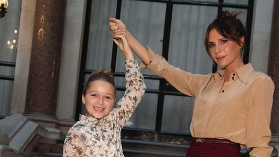 Victoria a Herper Beckhamové počas londýnskeho fashion weeku.