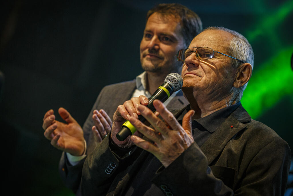 Na snímke Milan Kňažko a Igor Matovič v centrále politickej strany OĽANO počas noci volieb do Národnej rady Slovenskej republiky, 29.2.2020