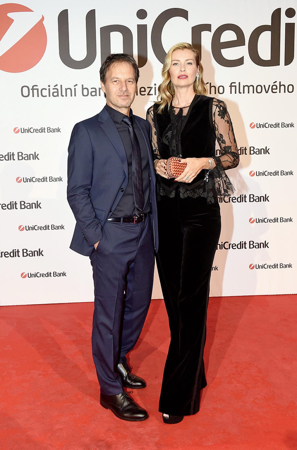Hviezdou červeného koberca bola už tradične Daniela Peštová. Prišla spolu s partnerom Pavlom Haberom.