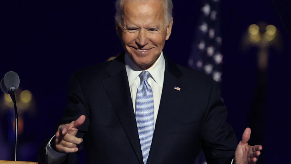 Budem prezidentom, ktorý sa bude usilovať zjednocovať, nie rozdeľovať, vyhlásil v prejave Joe Biden (77), ktorého víťazstvo v prezidentských voľbách má 14. decembra potvrdiť Zbor voliteľov. O niečo horšie to už však bolo v jeho súkromnom živote, ktorý sprevádzali tragédie, keď prišiel o svoju milovanú manželku a dcérku a neskôr aj o syna. Prázdnotu v jeho živote vyplnila Jill Bidenová, ktorá bude od 20. januára stáť po jeho boku ako prvá dáma.