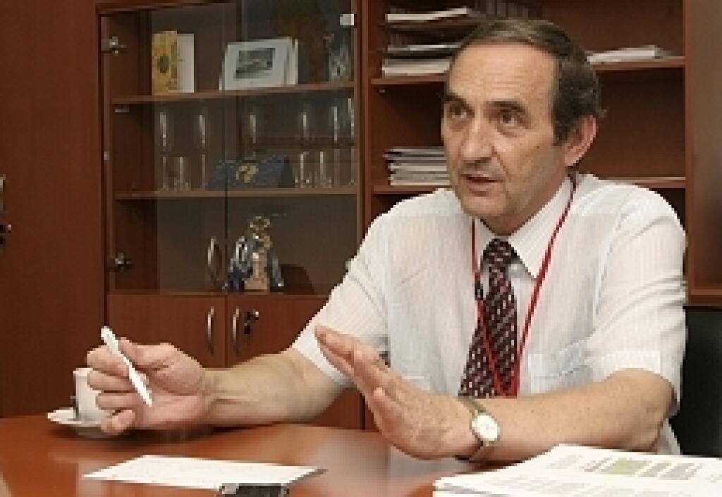 Elektronická komunikácia si musí pomáhať papierovými okľukami