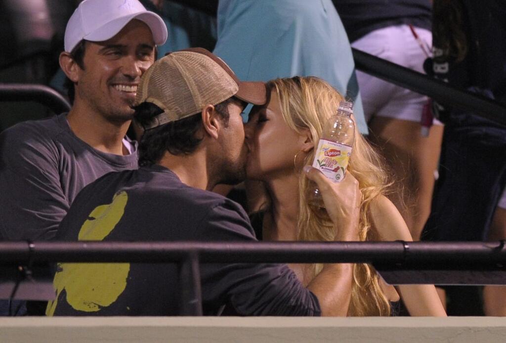 Anna Kournikova a Enrique Iglesias po rokoch svoju lásku neskrývajú.