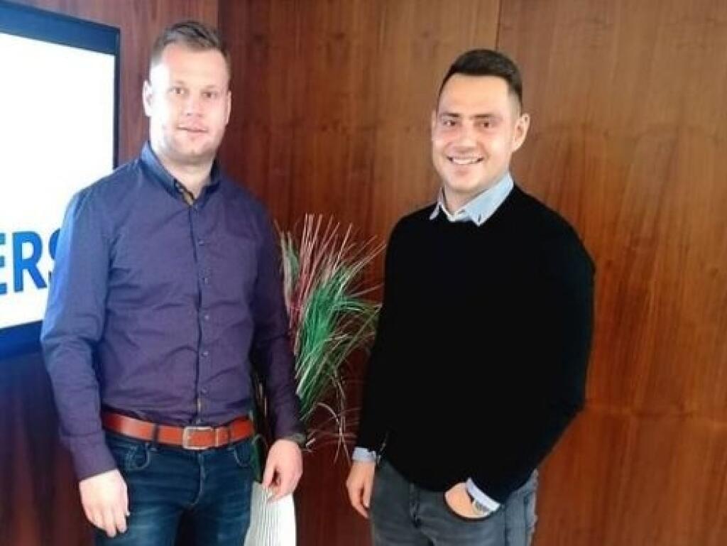 Po hokejovej kariére sa bývalý obranca vrhol na trh s realitami. S bratom si založili vlastnú realitnú kanceláriu.