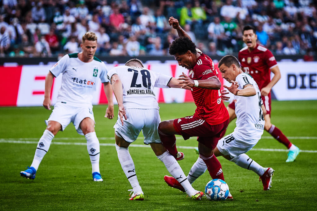 Úradujúci šampión nemeckej futbalovej ligy Bayern Mníchov neodštartoval sezónu ideálne. Na ihrisku Borussie Mönchengladbach remizoval v piatkovom otváracom stretnutí 1. kola 1:1.