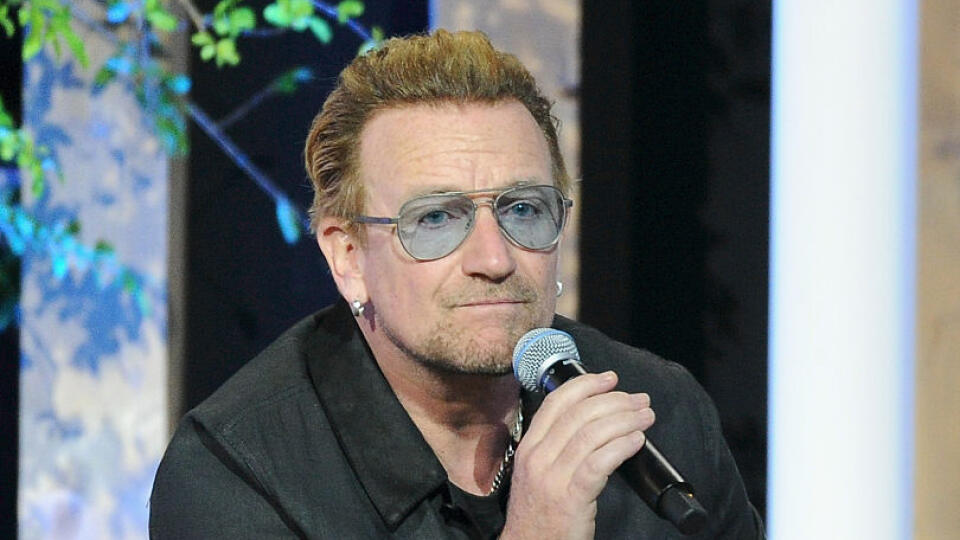 Spevák skupiny U2 Bono vyzval Spojené kráľovstvo, aby sa znovu postavilo na čelo sveta po tom, čo vyhlásil, že britskú vládu ovládli „fundamentalisti voľného obchodu“