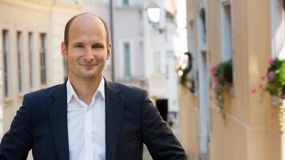 GÁBOR GRENDEL
