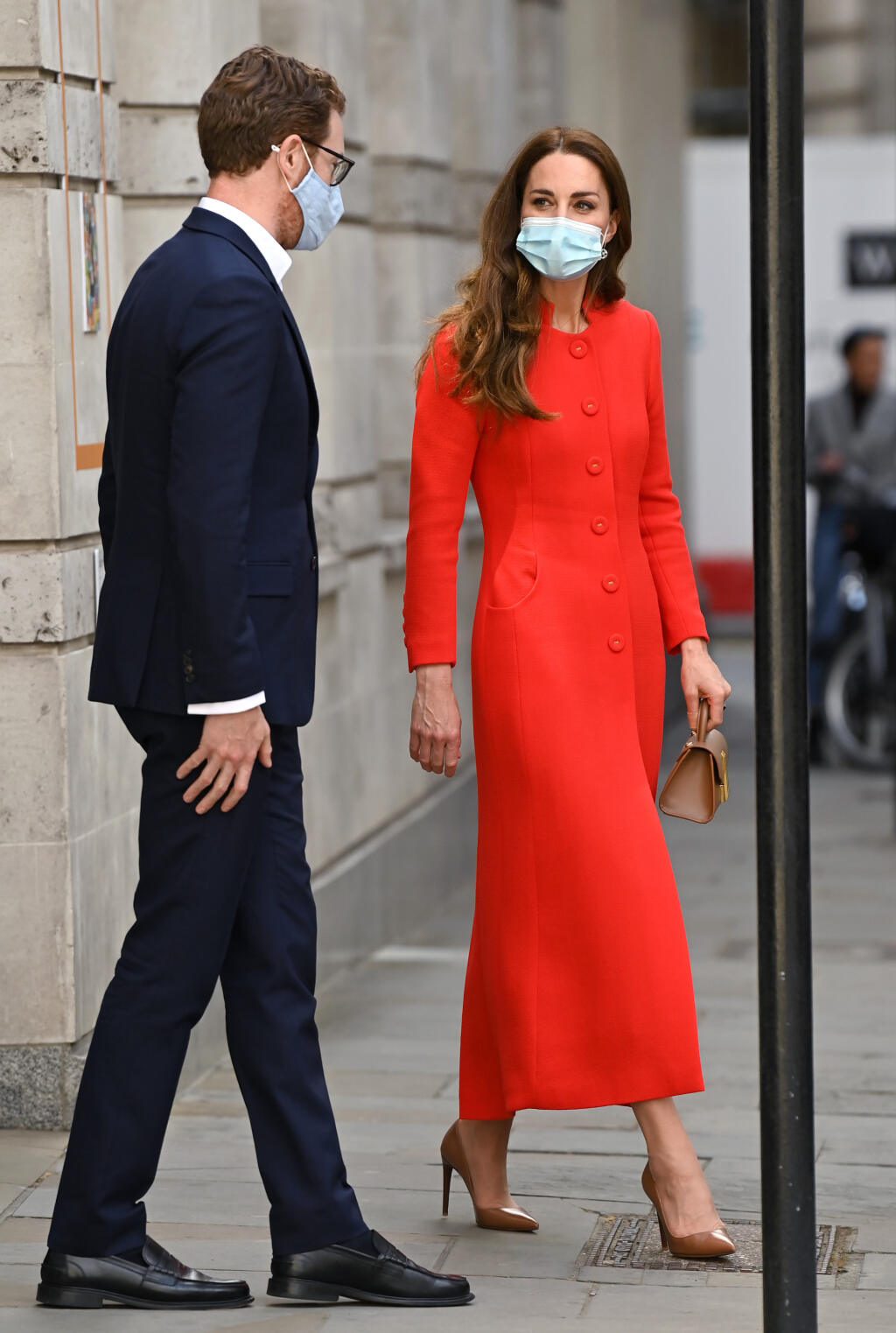Najnovšiu sériu kráľovských povinností si Kate a William plnili v britskom Wolverhamptone, kde mali poriadne nabitý program. Ako to už mávajú vo zvyku, v terapeutickom centre sa zhovárali s mladými ľuďmi a nikoho neprekvapilo, že manželia nezostali pasívni.