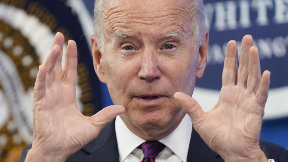 PK 19 Washington - Americký prezident Joe Biden reční o americkom záchrannom pláne v Bielom dome vo Washingtone 2. septembra 2022. Biden bude 28. a 29. septembra vo Washingtone hostiť prvý summit Spojených štátov a tichomorských ostrovných krajín. V piatok to oznámil Biely dom v čase, keď sa Peking snaží posilniť svoj vplyv v tomto regióne. FOTO TASR/AP
President Joe Biden speaks about the American Rescue Plan during an event in the South Court Auditorium on the White House campus, Friday, Sept