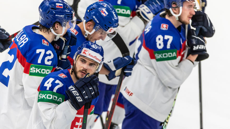 Slovenskí hokejisti podali proti Fínom skvelý výkon. Bohužiaľ, na postup nestačilo ani vedenie 2:0, napokon prehrali 2:4.