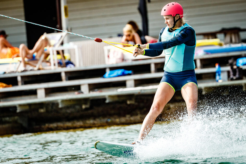 Slovenskej tenistke Rebecce Šramkovej učaroval wakeboard na bratislavských Zlatých pieskoch.