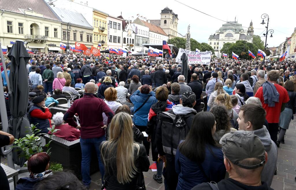 Na snímke protivládny protest na Hlavnej ulici v Košiciach 1. septembra 2021. FOTO TASR - Roman Hanc