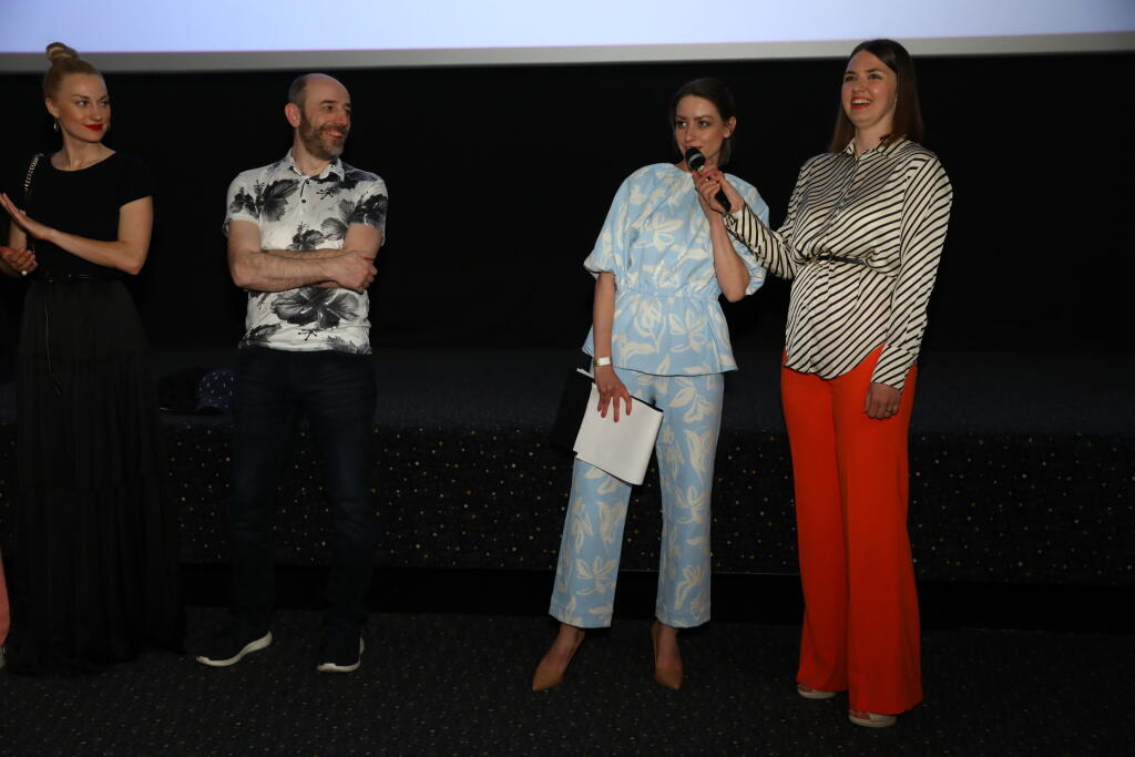 Módna polícia z filmu Láska hory prenáša.