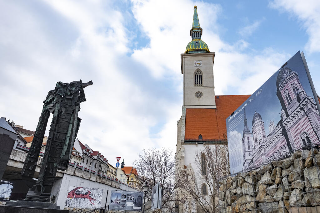 Rybničné námestie, Bratislava