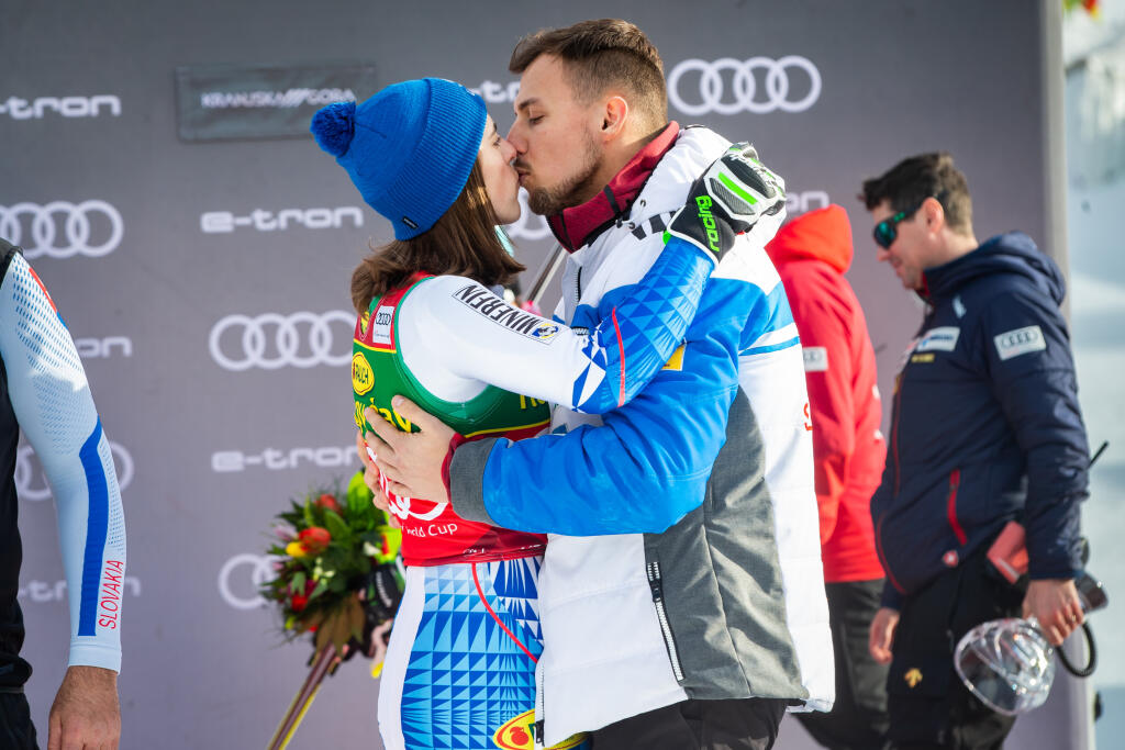 Druhé kolo slalomu v slovínskej Kranjskej Gore. Na snímke Petra Vlhová a Michal Kyselica.