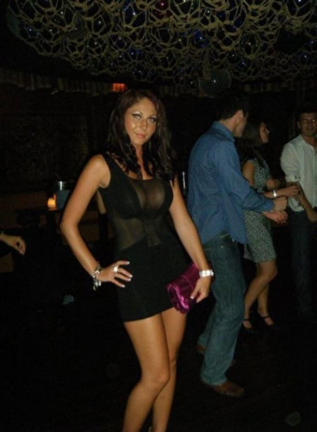 Короткое платье на дискотеку для девушки
