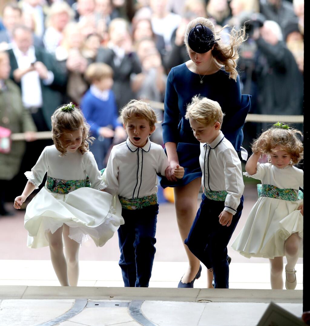 Princezná Charlotte a princ Geirge na svadbe princeznej Eugenie.