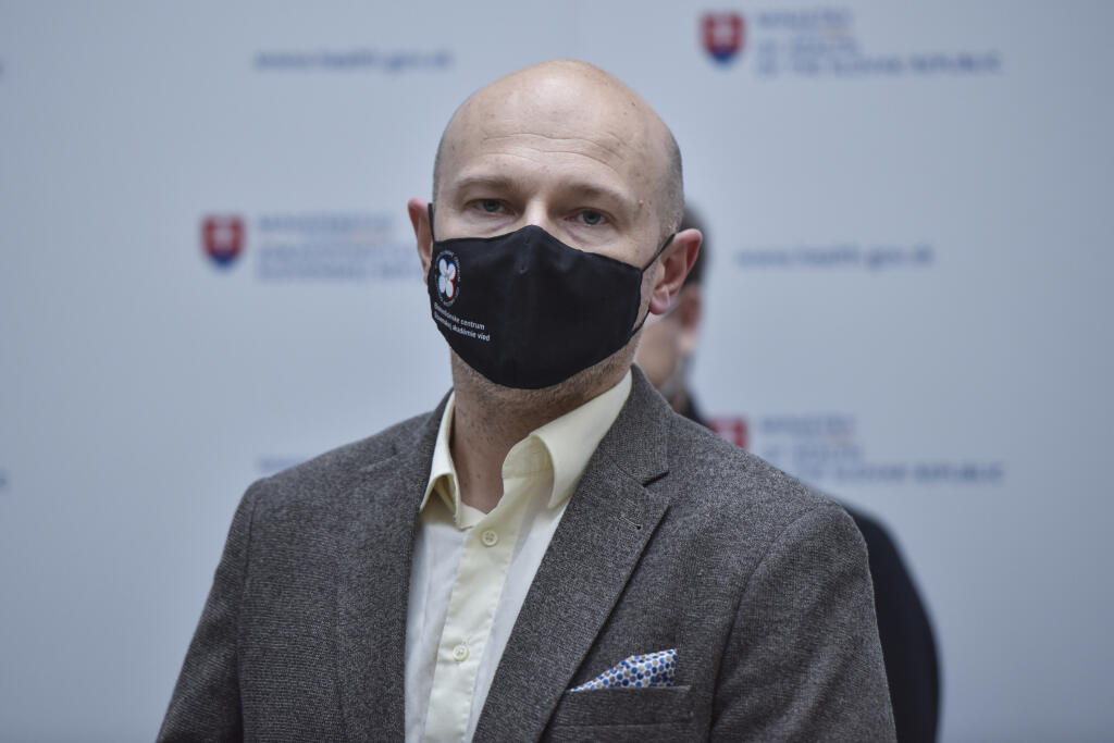 Na snímke vedec Boris Klempa počas tlačovej konferencie Ministerstva zdravotníctva SR k aktuálnej epidemiologickej situácii v súvislosti s ochorením COVID-19 v Bratislave v piatok 8. januára 2021. FOTO TASR - Pavol Zachar