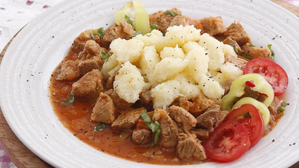 Sklárske mäso s haluškami