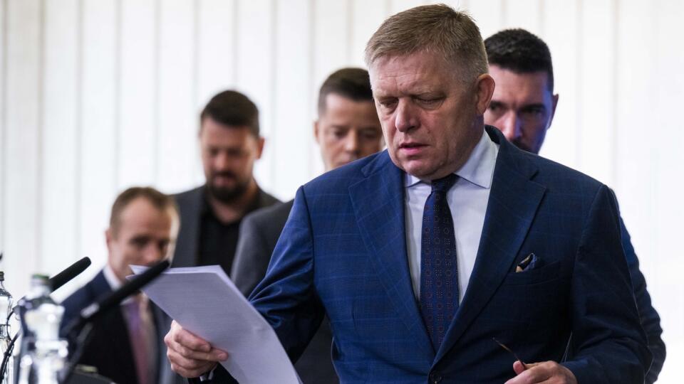 Predseda vlády Robert Fico pozval predsedov koaličných strán na stretnutie. Hovoriť chce o konsolidácii. FOTO TASR - Jakub Kotian