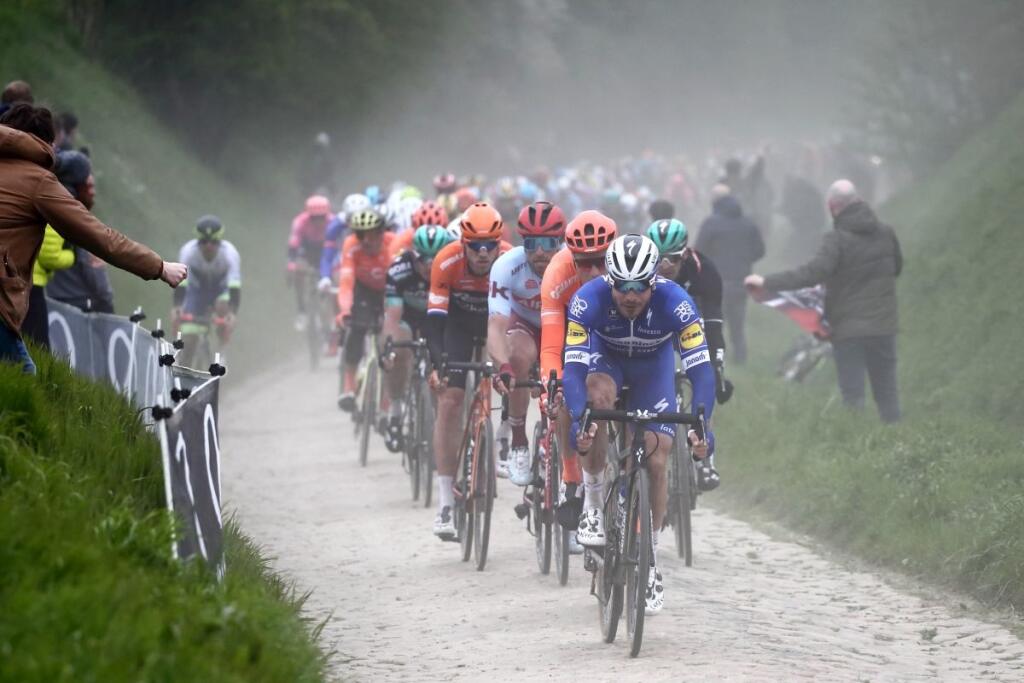 Peter Sagan obhajoval na 117. ročníku Paríž - Roubaix víťazstvo.