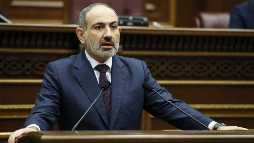 KK20 Jerevan - Na snímke arménsky premiér Nikol Pašinjan odpovedá na otázky počas stretnutia s poslancami v Jerevane 16. novembra 2020. FOTO TASR/AP
In this photo provided by the Armenian Prime Minister Press Service via PAN Photo, Armenian Prime Minister Nikol Pashinian answers to questions during his meeting with members of the National Assembly in Yerevan, Armenia, Monday, Nov. 16, 2020. (Tigran Mehrabyan, Armenian Prime Minister Press Service/PAN Photo via AP)