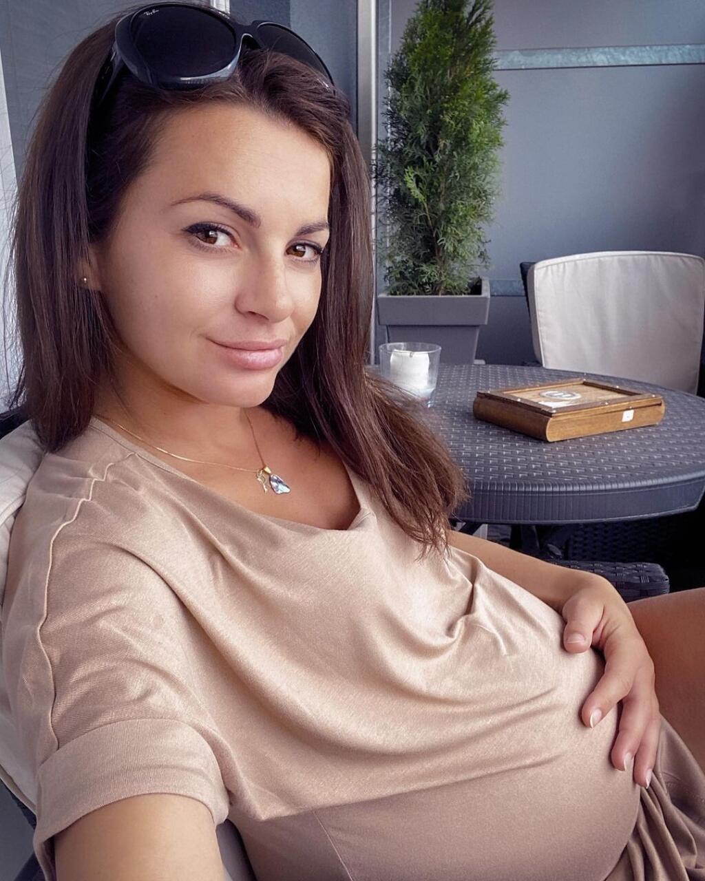 Aj takýmito zábermi sa pochválila Romana v tehotenstve.