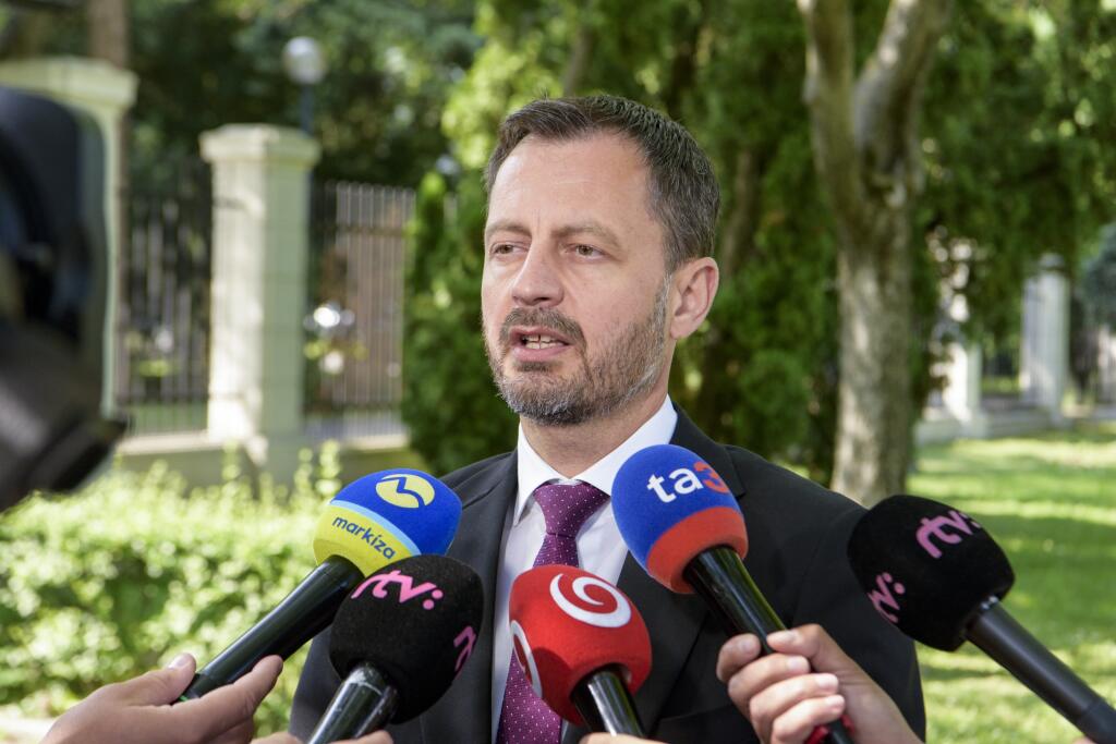 Predseda strany Demokrati Eduard Heger počas brífingu po stretnutí s predsedom vlády SR Ľudovítom Ódorom na Úrade vlády 30. mája 2023 v Bratislave.