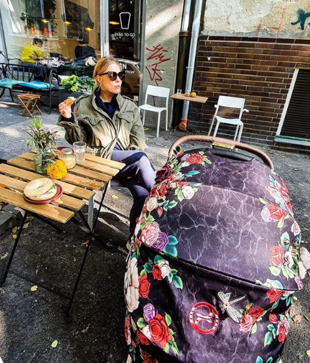 Veronika Cifrová Ostrihoňová Sáru vozí aj v tomto kočíku.