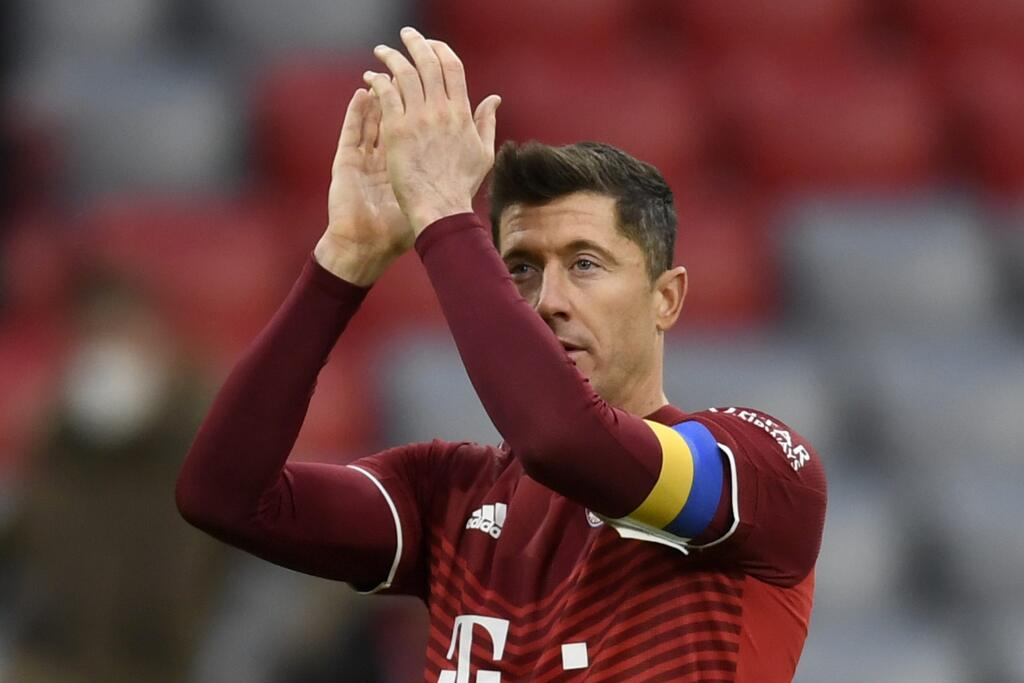 Poľský futbalista Robert Lewandowski by údajne chcel prestúpiť do FC Barcelona už toto leto.